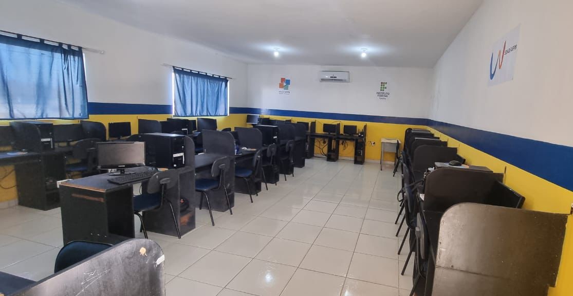 Sala de informática Duas Estradas Sala de informática Duas Estradas