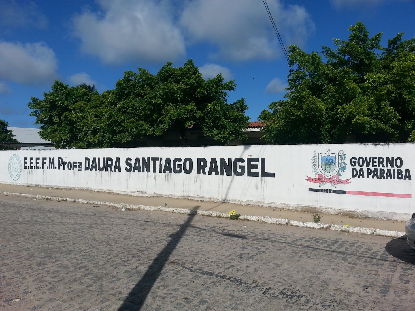 escola Daura muro.jpg escola Daura muro.jpg